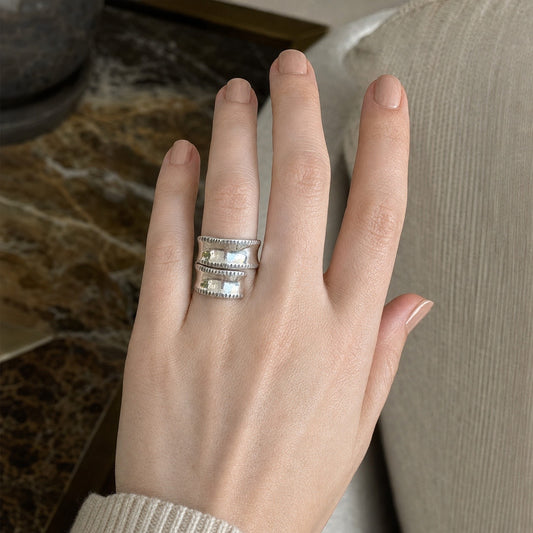 Anillo Espiral con Orilla Martillada