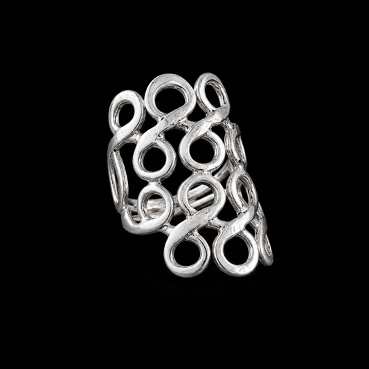 Anillo Infinitos Entrelazados