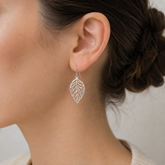 Aretes Colgantes Hoja Calada Mediana
