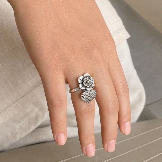 Anillo Corazón con Flor