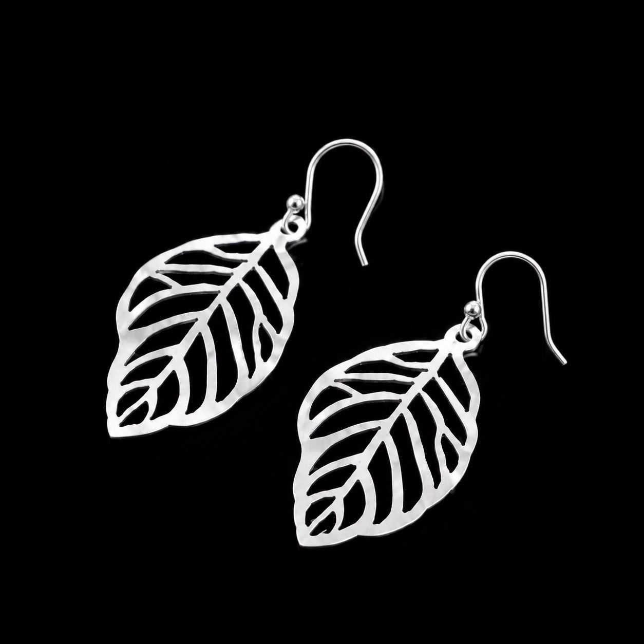 Aretes Colgantes Hoja Calada