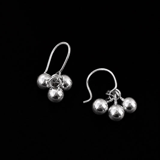 Aretes Colgantes Tres Perlas de Plata