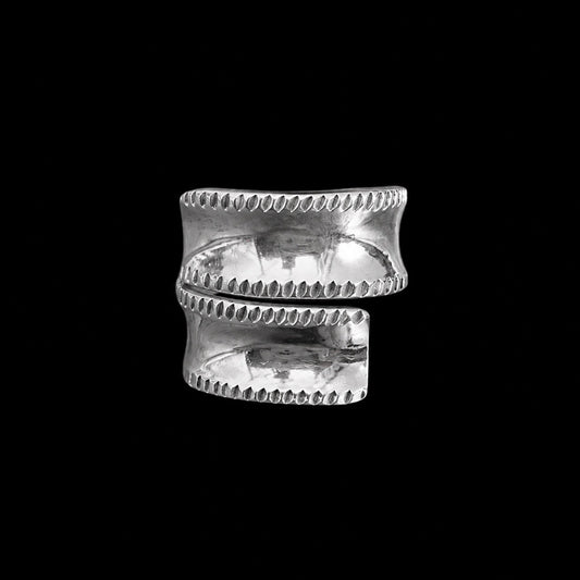 Anillo Espiral con Orilla Martillada