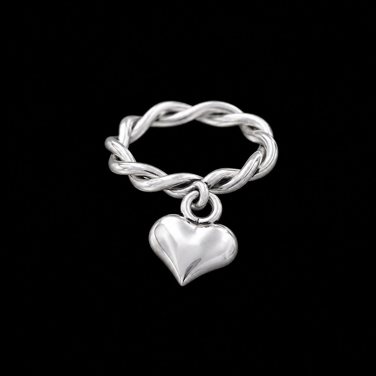 Anillo Trenzado con Corazón Colgante