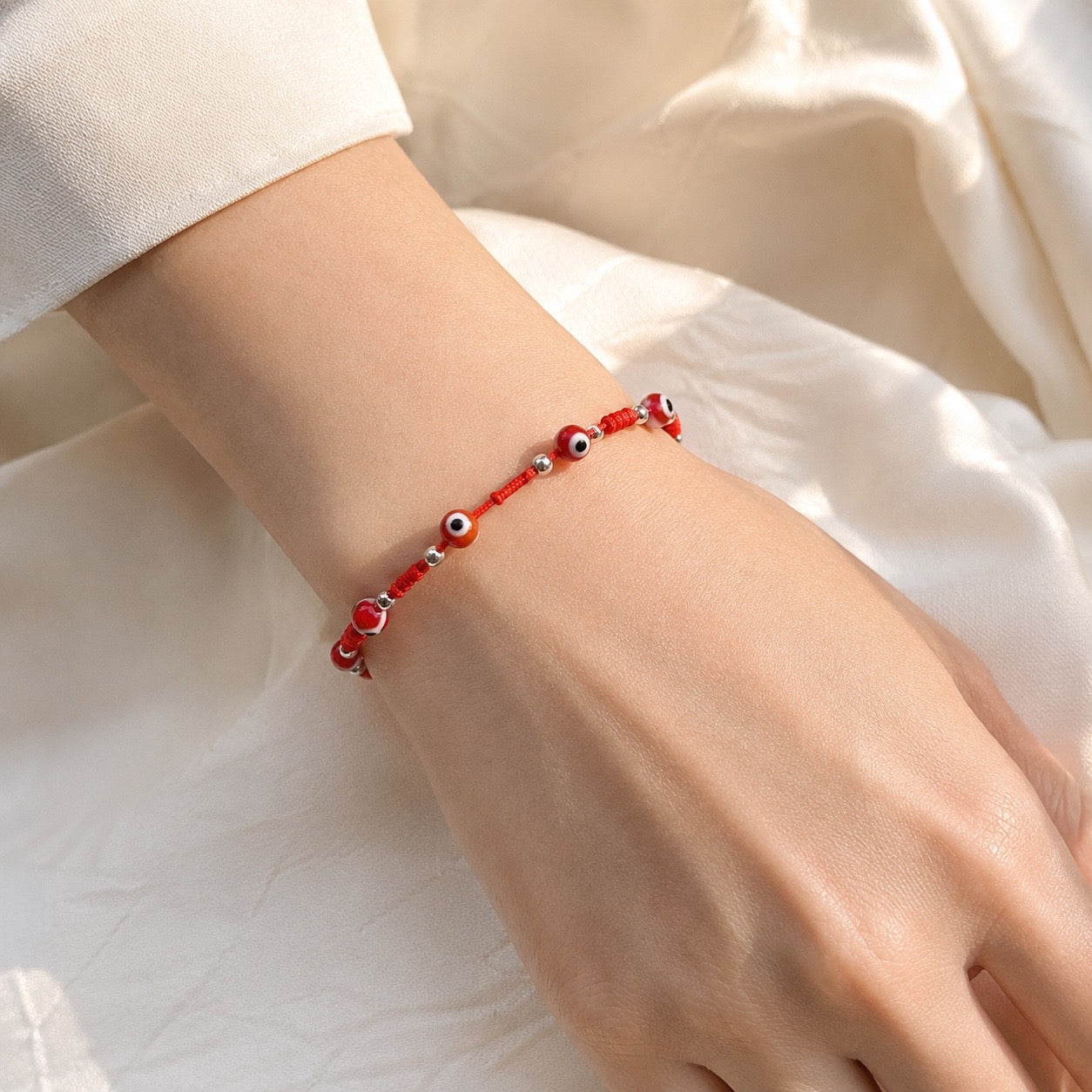 Pulsera Ojo Turco de Hilo Rojo