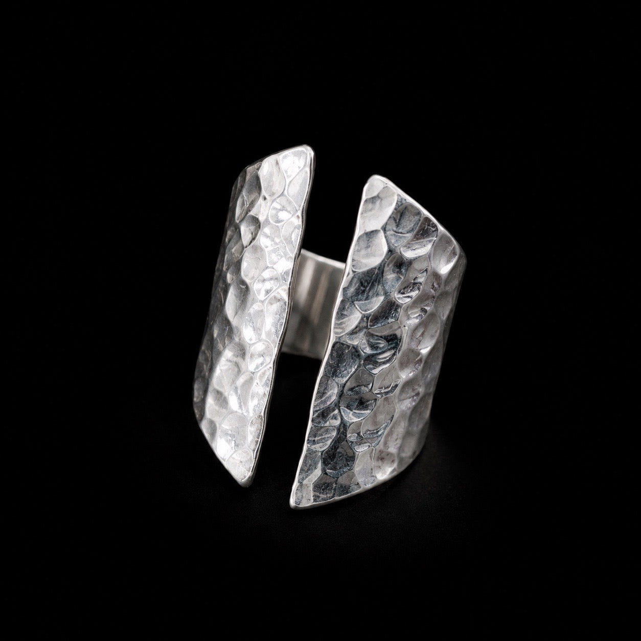 Anillo Martillado Ancho