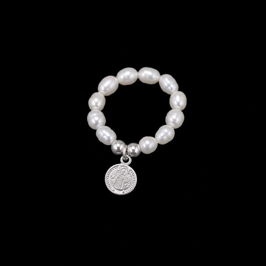 Anillo Elástico San Benito con Perlas de Río