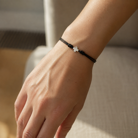 Pulsera Cruz Suiza en Piel Chica